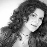 Janice Jakait Biografie